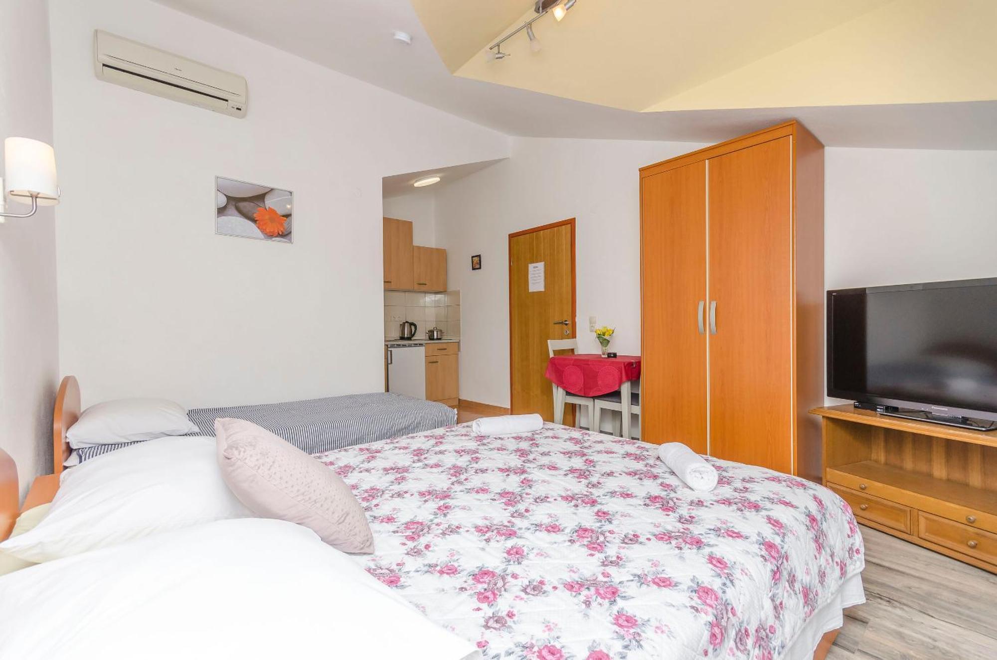 Apartments Rajka Vodice Esterno foto