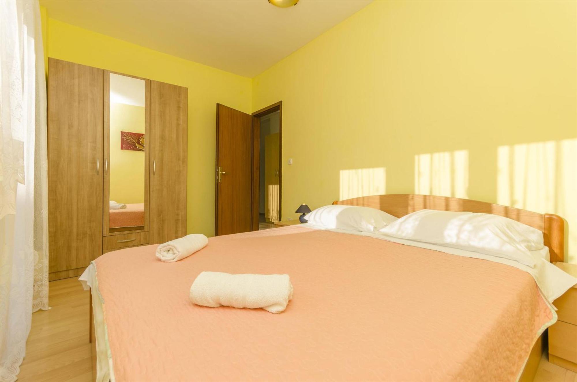 Apartments Rajka Vodice Esterno foto